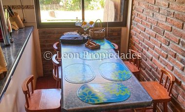 Leon Propiedades vende hermosa parcela con casa en Sector Zapata, Curacaví.