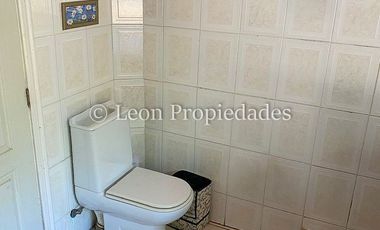 Leon Propiedades vende hermosa parcela con casa en Sector Zapata, Curacaví.