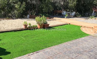 Leon Propiedades vende hermosa parcela con casa en Sector Zapata, Curacaví.