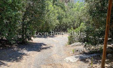Leon Propiedades vende hermosa parcela con casa en Sector Zapata, Curacaví.