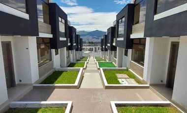 CASA NUEVA EN VENTA SUR DE QUITO SECTOR EL RECREO