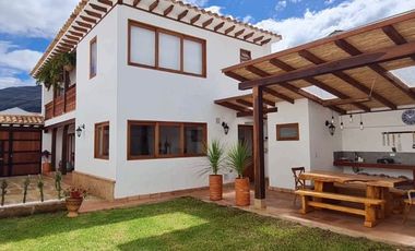 649 CASA EN VILLA DE LEYVA A 3 CUADRAS DE LA PLAZA PRINCIPAL
