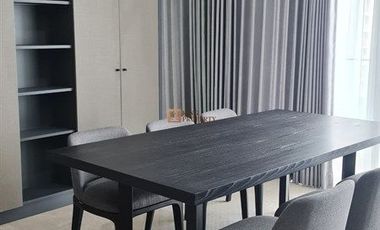 Lux Mewah Dijual 4BR Furnish Akses Kolam Renang, Jacuzzi, Gym Dekat ke Lippo Mall Puri, Puri Indah Mall Apartemen ST Moritz