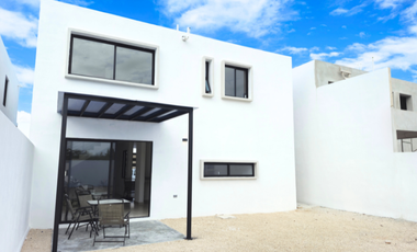 Casa en Venta, 3 Recamaras, Priv. Camelia, Sitpach, Yucatán.