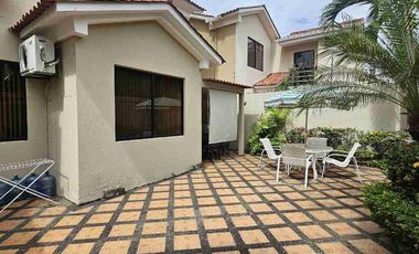 CASA DE VENTA EN KM3 VÍA SAMBORONDÓN.