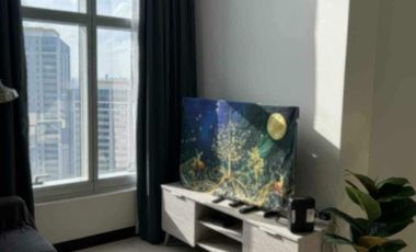 1 BEDROOM CONDO UNIT | FULLY FURNISHED  Private card-access elevator for security and privacy (one of the selling point of this unit) with Makati Skyl