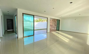 IMPRESIONANTE CASA EN CONKAL 4 RECAMARAS