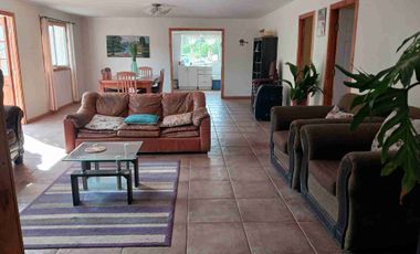 Oprotunidad! Amplia casa en Parcela, Curacavi