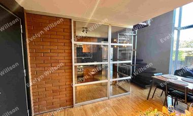 Se vende departamento duplex, excelente ubicación!