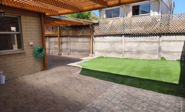 Casa en Cavas de la Viña, San Bernardo – estilo, calidez y gran terreno para disfrutar