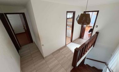 CASA EN VENTA BARRIO LA FLORIDA 5 AMBIENTES CON PISCINA APTO CREDITO ACEPTA PERMUTA.