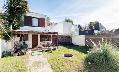 CASA EN VENTA BARRIO LA FLORIDA 5 AMBIENTES CON PISCINA APTO CREDITO ACEPTA PERMUTA.