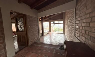 Vendo casa estilo rustico en Casuarinas Sur