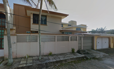CASA EN VENTA DE RECUPERACION HIPOTECAARIA EN PUERTO MEXICO COATZACOALCOS VERACRUZ CON SNETENCIA EN FIRME