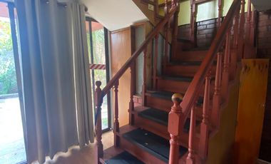 Amplia Propiedad De 3 Pisos, Ideal Para Familia 5d, 6b Y 2e.