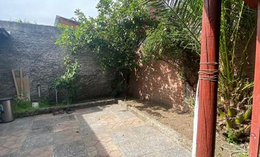 Amplia Propiedad De 3 Pisos, Ideal Para Familia 5d, 6b Y 2e.