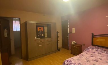 Amplia Propiedad De 3 Pisos, Ideal Para Familia 5d, 6b Y 2e.