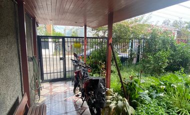 Amplia Propiedad De 3 Pisos, Ideal Para Familia 5d, 6b Y 2e.