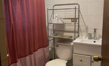 Amplia Propiedad De 3 Pisos, Ideal Para Familia 5d, 6b Y 2e.