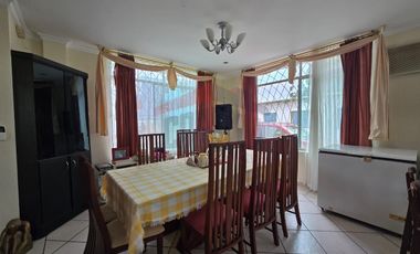 Casa en Venta Tonsupa, El Comercio y calle Quinta. Con piscina y área de BBQ