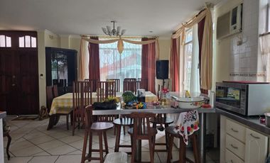 Casa en Venta Tonsupa, El Comercio y calle Quinta. Con piscina y área de BBQ