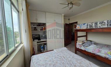 Casa en Venta Tonsupa, El Comercio y calle Quinta. Con piscina y área de BBQ