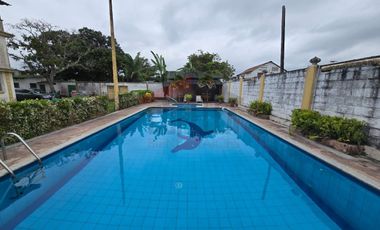 Casa en Venta Tonsupa, El Comercio y calle Quinta. Con piscina y área de BBQ