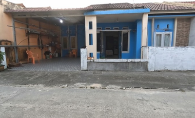 Murah, Rumah Dijual: Dekat Jl. Tengku Bey