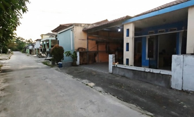 Murah, Rumah Dijual: Dekat Jl. Tengku Bey