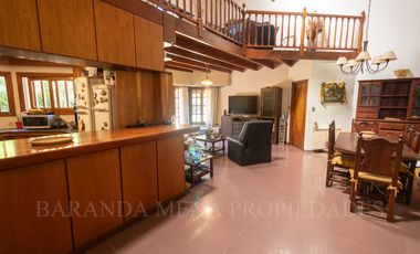 IMPORTANTE CHALET 6 AMBIENTES SOBRE DOS LOTES