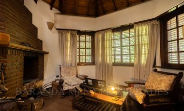 IMPORTANTE CHALET 6 AMBIENTES SOBRE DOS LOTES