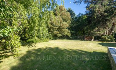 IMPORTANTE CHALET 6 AMBIENTES SOBRE DOS LOTES