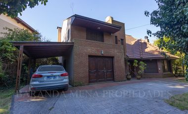 IMPORTANTE CHALET 6 AMBIENTES SOBRE DOS LOTES