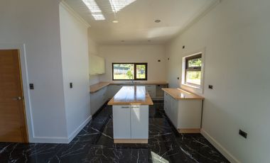 Hermosa casa en venta en el sur de chile ,vive la espectacular experiencia de vivir en la casa de tus sueños