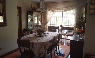 HERMOSA CASA EN VENTA CON JARDINES Y PISCINA EN SAN ISIDRO Y CERCA A LA AV. SALAVERRY