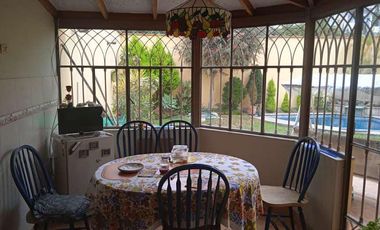 HERMOSA CASA EN VENTA CON JARDINES Y PISCINA EN SAN ISIDRO Y CERCA A LA AV. SALAVERRY