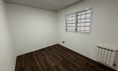 VENDEMOS CASA  DE 4 AMBIENTES + GALPÒN POCA ANTIGÜEDAD