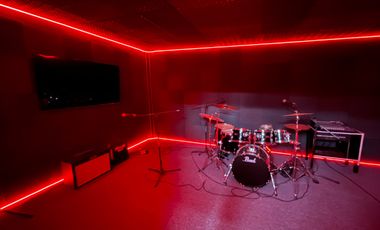 VENDEMOS CASA  DE 4 AMBIENTES + GALPÒN POCA ANTIGÜEDAD