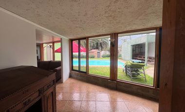 SE VENDE HERMOSA CASA EN OLMUE CON PISCINA