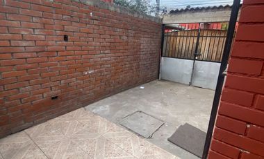 Se Vende Linda Casa dos Pisos  3D2B excelente conectividad cerca a metro y centros comerciales