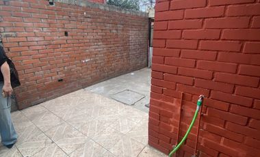 Se Vende Linda Casa dos Pisos  3D2B excelente conectividad cerca a metro y centros comerciales