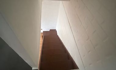 Se Vende Linda Casa dos Pisos  3D2B excelente conectividad cerca a metro y centros comerciales