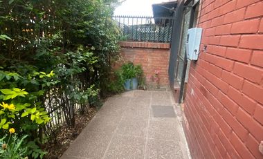 Se Vende Linda Casa dos Pisos  3D2B excelente conectividad cerca a metro y centros comerciales