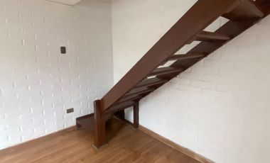 Se Vende Linda Casa dos Pisos  3D2B excelente conectividad cerca a metro y centros comerciales