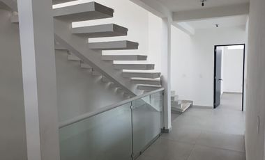 Hermosa casa con alberca en Oaxtepec, Morelos. (NO SE ACEPTAN CREDITOS HIPOTECARIOS)