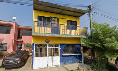 CASA EN VENTA EN LOS NARANJOS LA PRIMAVERA TAPACHULA CHIAPAS DE REMATE