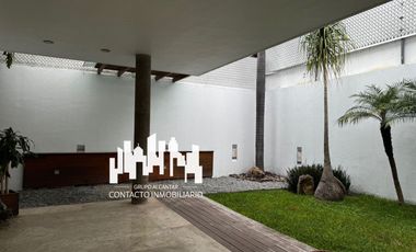 CASA EN RENTA EN BUGAMBILIAS CON 5 RECAMARAS