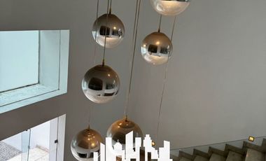 CASA EN RENTA EN BUGAMBILIAS CON 5 RECAMARAS