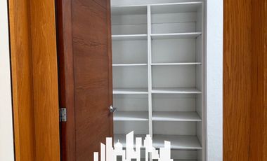 CASA EN RENTA EN BUGAMBILIAS CON 5 RECAMARAS