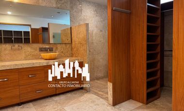 CASA EN RENTA EN BUGAMBILIAS CON 5 RECAMARAS